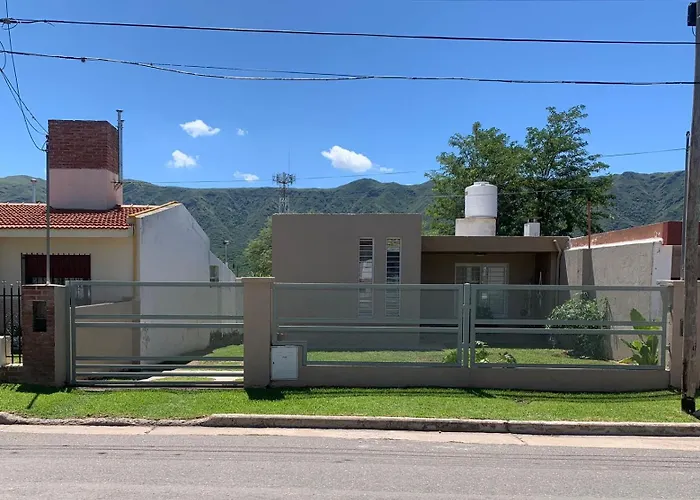 Casa Con Vista A Las Sierras