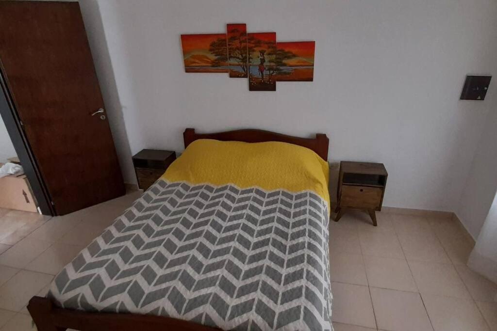 Casa Con Vista A Sierras *