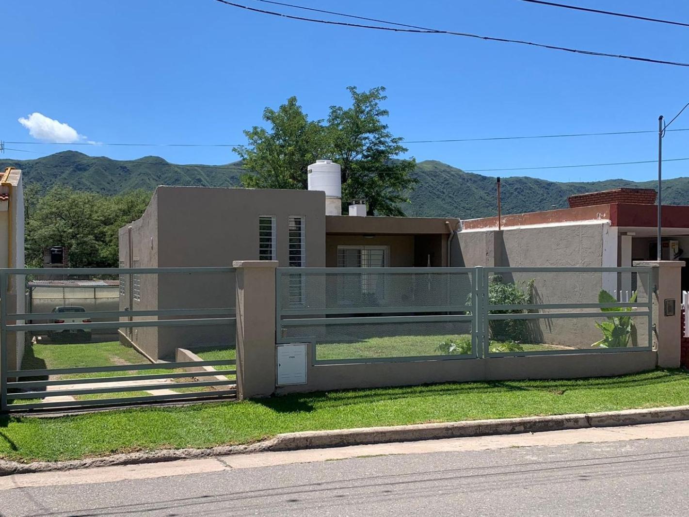 Casa Con Vista A Sierras *